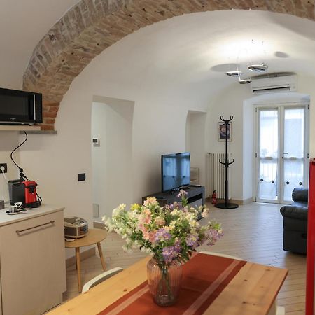 Asti Historic Center - Appartamento Trincotto Екстериор снимка