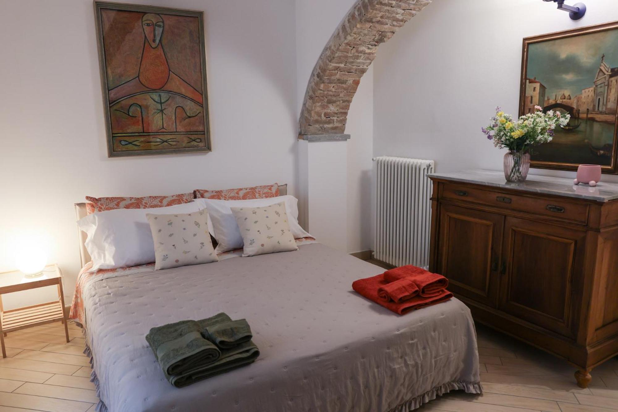 Asti Historic Center - Appartamento Trincotto Екстериор снимка